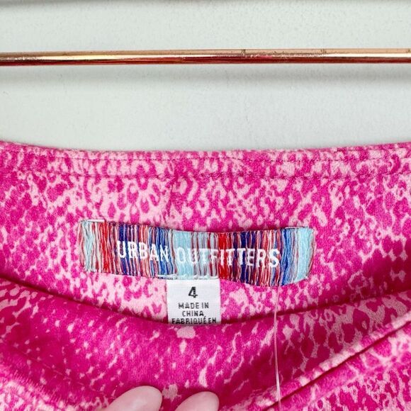 URBAN OUTFITTERS | NEW Vivica Soft Faux Suede Pink Snake Print Women’s Size 4 - Picture 8 of 12